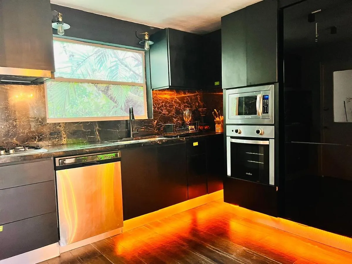 Modern 3 Bd ,Open Lounge, Priv Pool 'Casa Bamboo' Villa Cancún