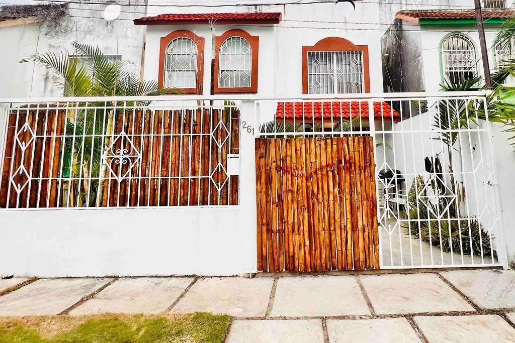 Modern 3 Bd ,Open Lounge, Priv Pool 'Casa Bamboo' Villa Cancun 0*,  Mexico